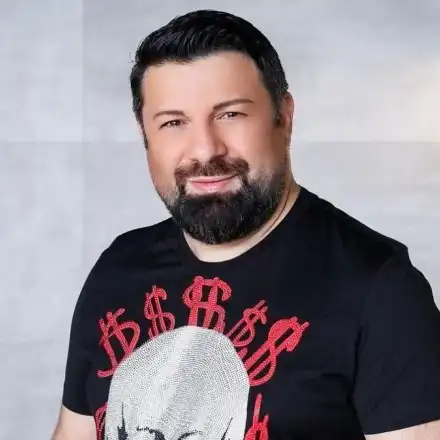 Тони Стораро: Бог ме спаси от Ковид-19! Лекуваха ме с 4 антибиотика (Певецът разкри къде и как се е заразил)