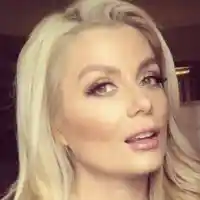 Венета Райкова се прехласва по Галин