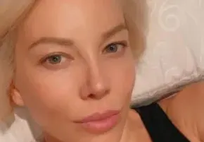 Емилия се пусна без грим от леглото (Фото)