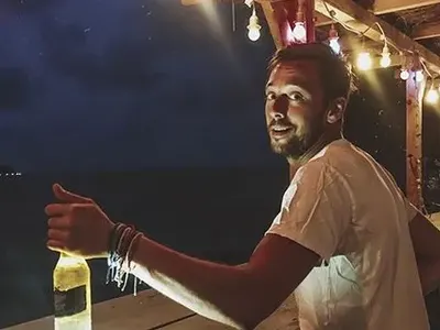 Защо Бойко Кръстанов е на море без гаджето си?