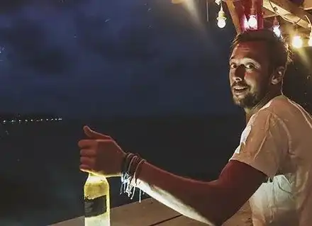 Защо Бойко Кръстанов е на море без гаджето си?