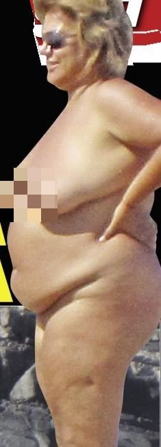 Вижте кои звезди свалиха дрехите след 40 без капка свян (Скандални снимки за възрастни)
