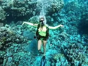 Андреа не се страхува от Ковид! Певицата стана русалка в Египет