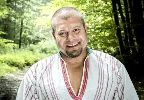 Ангел от „Фермата“ хваща на калъп жена си