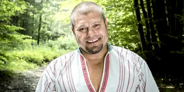 Ангел от „Фермата“ хваща на калъп жена си