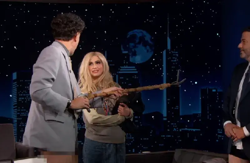 БГ щерката на Борат разсъблече хитов водещ в ефира