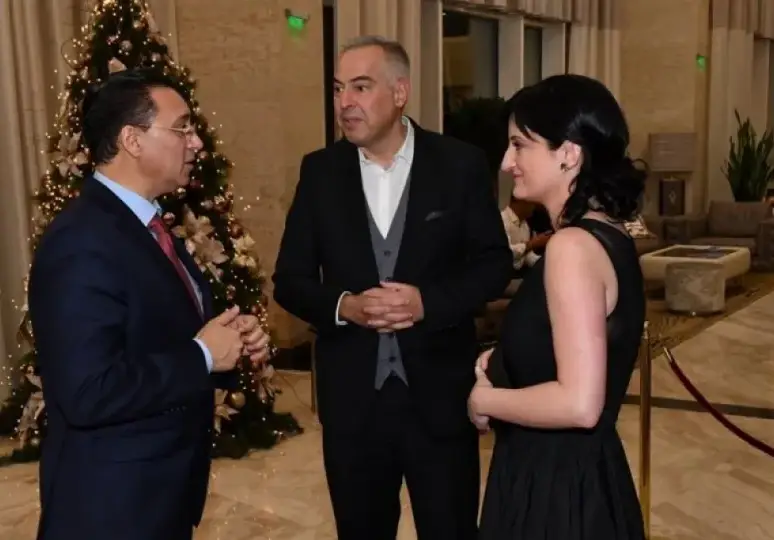 Бойко Василев чака бебе на 50 години (Половинката му мистериозно изчезна от работа)