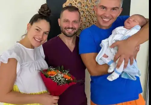 Честито! Веси Бонева роди момченце (Вижте как кръстиха малчугана)