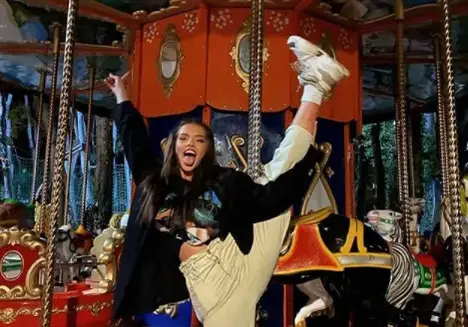 Дара се чекне на шпагат (Фото)