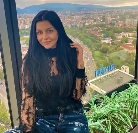 Дебора вече няма ПАНИКАТАКИ