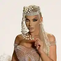 Емануела зове в контраатака: Затворете парламента, спрете градския транспорт!