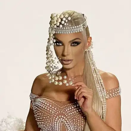 Емануела зове в контраатака: Затворете парламента, спрете градския транспорт!