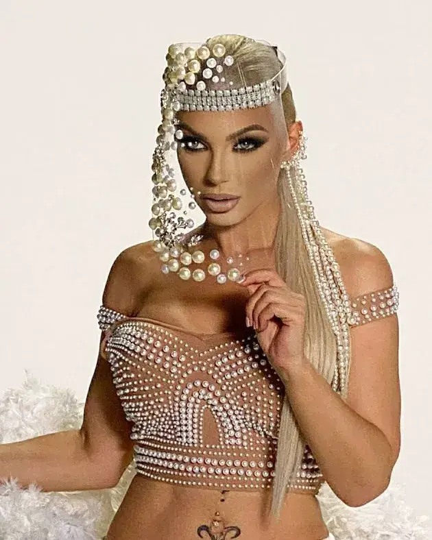 Емануела зове в контраатака: Затворете парламента, спрете градския транспорт!