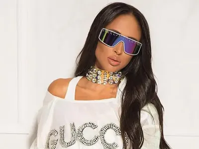 Фолк певица ОБЕЗВРЕЖДА вируси (Цветина е експерт по химически атаки)