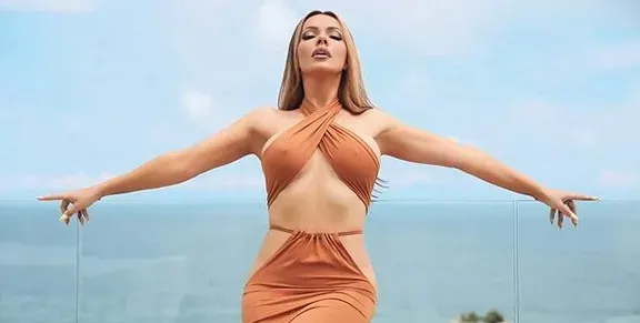 Галена изпрати лятото с еротика