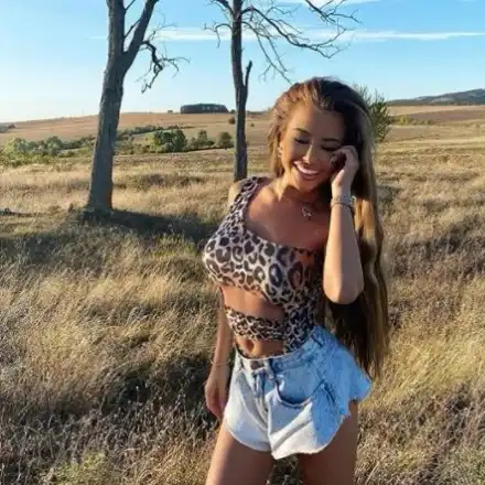 Гери-Никол избяга в Америка! Прави се на каубойка