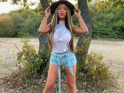 Гери-Никол избяга в Америка! Прави се на каубойка