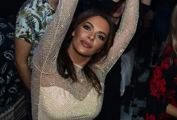 Хитра лисица! Галена ФИНТИРА карантината