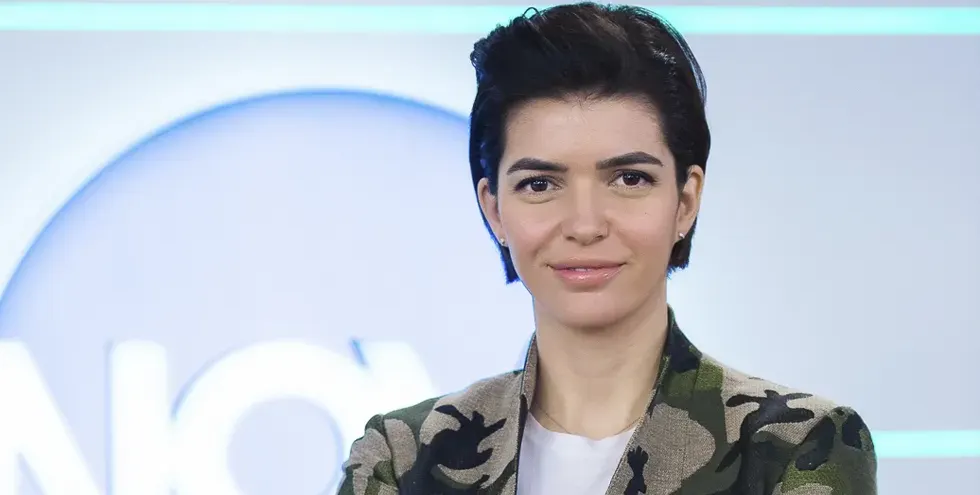 Ива Божкова се фука с куче за 2 бона