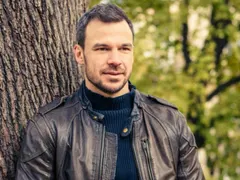 Ивайло Захариев се бил с колега заради жена
