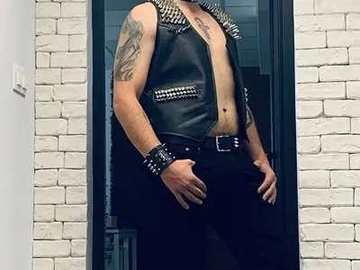 Лорд Минчев: Пак са заблудили Преслава за роклята, Кеца с омачкана риза, Павлов с жилетка от времето на Геншер и още + СНИМКИ