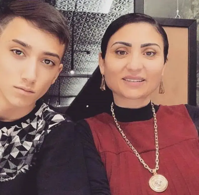 Лоренцо НЕЩАСТЕН в любовта като Софи