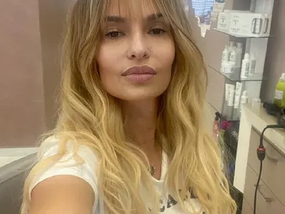 Малина се пусна без грим на 53 (Вижте я - Фото)