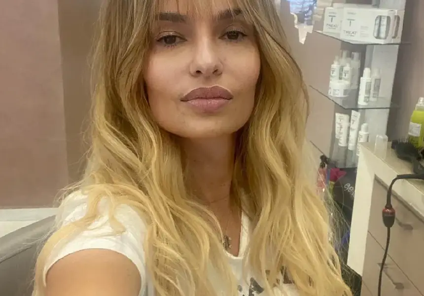 Малина се пусна без грим на 53 (Вижте я - Фото)