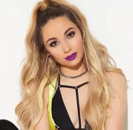 Михаела Маринова пя по дупе