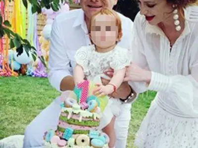 Моделката Глория Петкова прави и дъщеря си певица