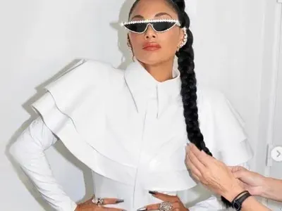 Никол Шерцингер носи български бижута