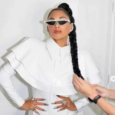 Никол Шерцингер носи български бижута