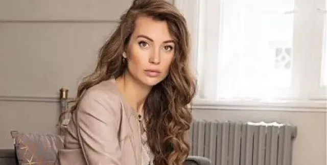 Никол Станкулова нагъва шкембе!