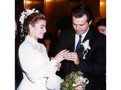 Нищо общо! Дарина Павлова неузнаваема на сватбата си с Илия Павлов (Фото)