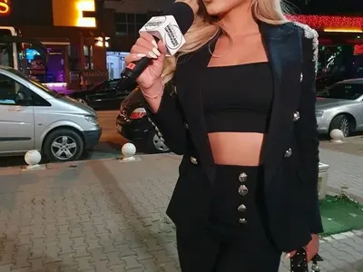 Плеймейтката Нора Недкова стана репортер, фъфли с говорни дефекти