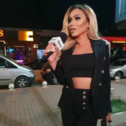 Плеймейтката Нора Недкова стана репортер, фъфли с говорни дефекти