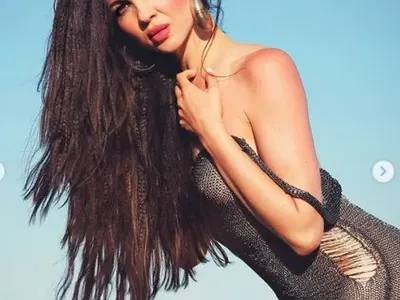 Райна махна бельото! (Горещи снимки ТУК)