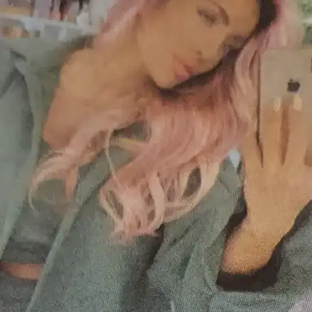 Русата Златка стана розова