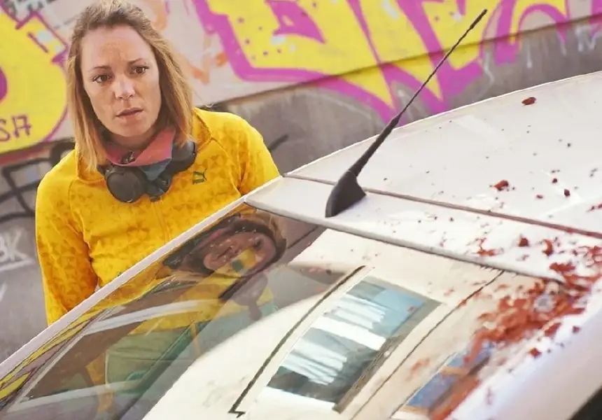 Силвия Петкова в ужас: Намери колата си потрошена с тухла (Всичко за кошмара)