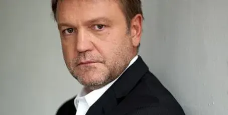 След изгонването си от санаториум в Бургас, актьорът Георги Стайков: Не съм удрял с патерица медицинска сестра!