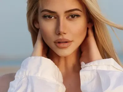 „Супермодел на България“  строи блокове в София (Снимки)