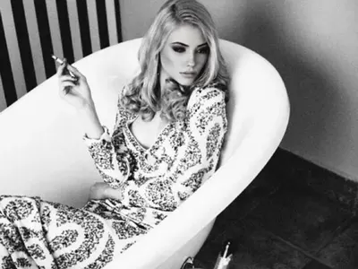 „Супермодел на България“  строи блокове в София (Снимки)