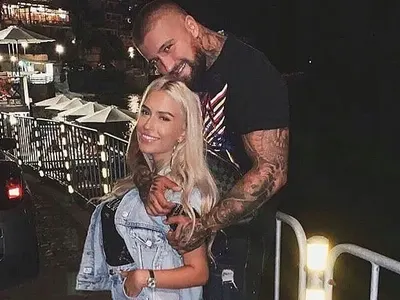 Тита заживя в гаджето, фенове я попиляха: Този не ти и трябва, излагаш се с него!