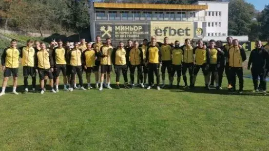 Тото от Скандау се връща към футбола! (Рапърът дебютира с екипа на Миньор Перник)