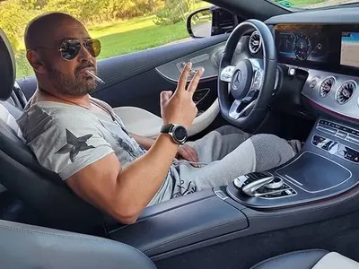 Ванко 1 се завърна с гръм и трясък, похвали се с луксозно возило за 150 бона