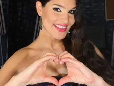 Веси Бонева на разходка с бебето