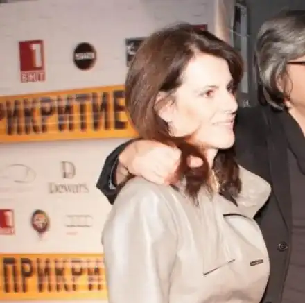 Вижте порасналата щерка на Чочо Попйорданов (Малката Катя неразделна с щерката на Иван Ласкин - Снимки)