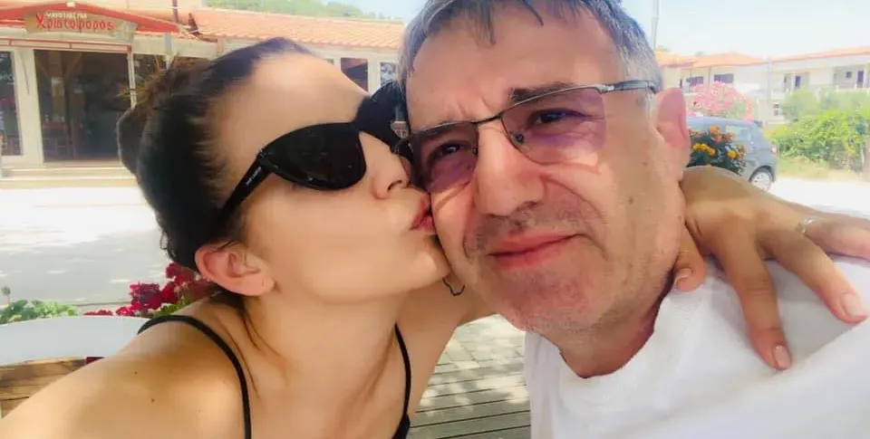 Влюбени гълъбчета! Деси Цонева пее на любимия!