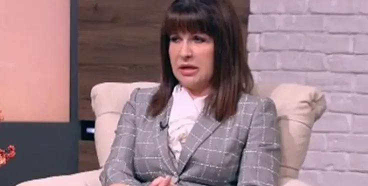 Внучката на Тато подпухна от корекции, обезобрази се с ботокс и филъри