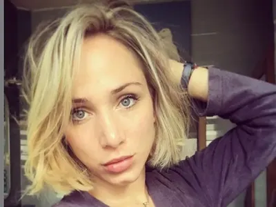 Внучката на Тодор Колев си отряза косата и съжалява! (ФОТО)